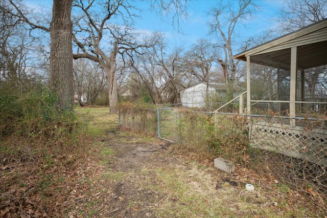 512 Elm Street S, Sherman, TX 75090