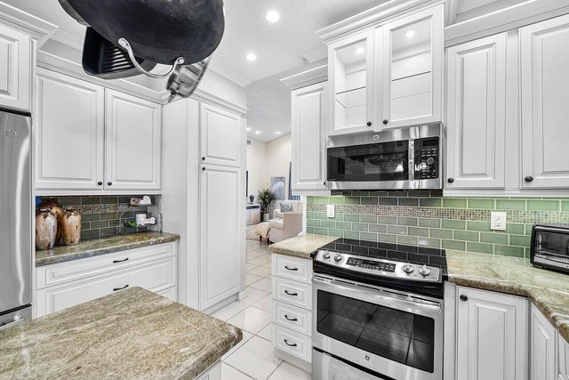 7155 Via Palomar, Boca Raton, FL 33433