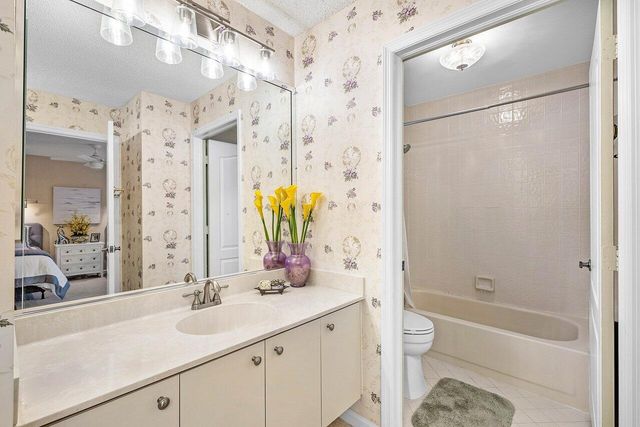 7155 Via Palomar, Boca Raton, FL 33433