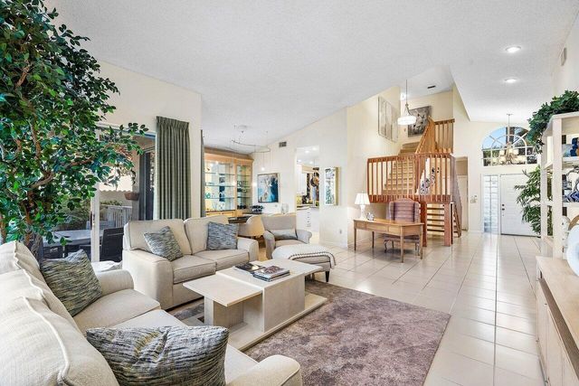 7155 Via Palomar, Boca Raton, FL 33433