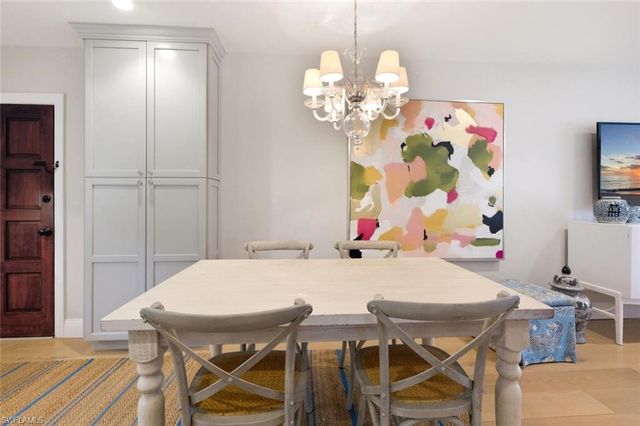 940 3rd ST S 201, Naples, FL 34102