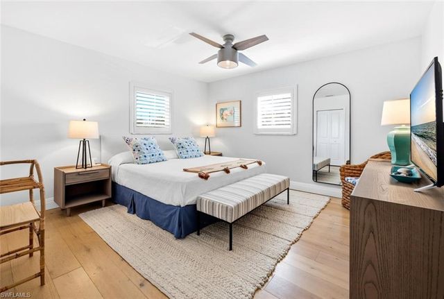940 3rd ST S 201, Naples, FL 34102