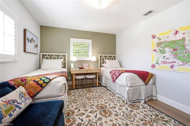 940 3rd ST S 201, Naples, FL 34102