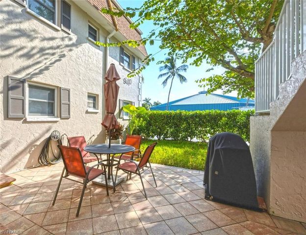 940 3rd ST S 201, Naples, FL 34102