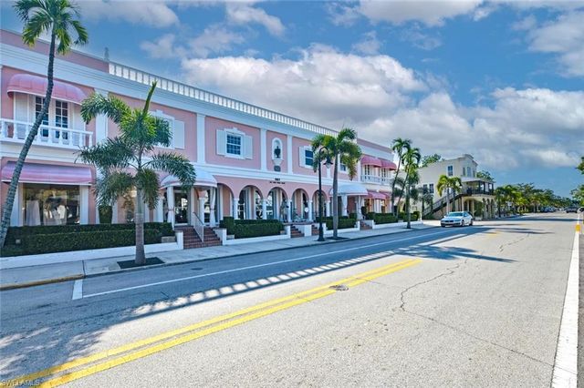 940 3rd ST S 201, Naples, FL 34102