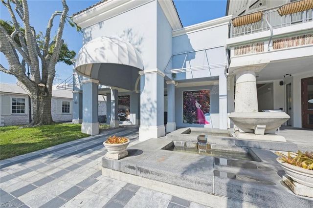 940 3rd ST S 201, Naples, FL 34102