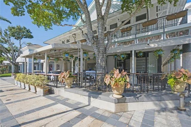 940 3rd ST S 201, Naples, FL 34102