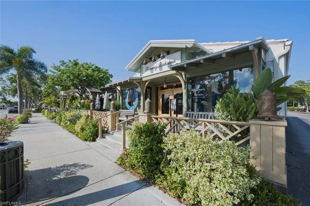 940 3rd ST S 201, Naples, FL 34102