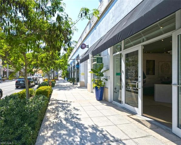 940 3rd ST S 201, Naples, FL 34102