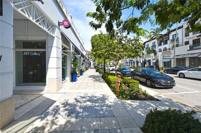 940 3rd ST S 201, Naples, FL 34102
