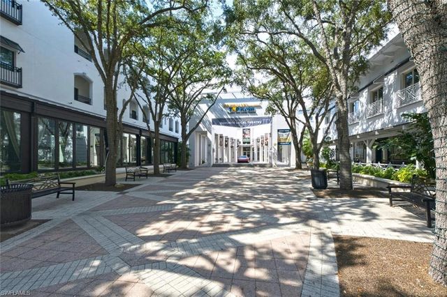 940 3rd ST S 201, Naples, FL 34102