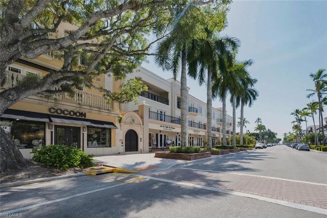 940 3rd ST S 201, Naples, FL 34102