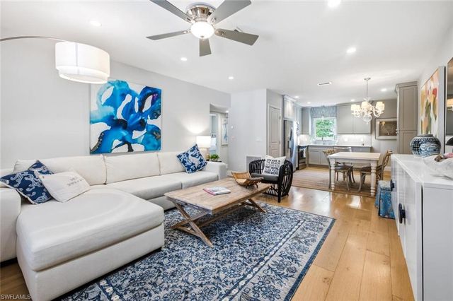 940 3rd ST S 201, Naples, FL 34102