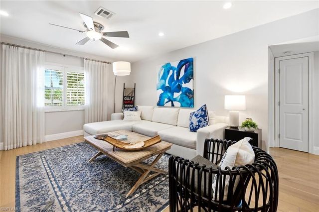 940 3rd ST S 201, Naples, FL 34102