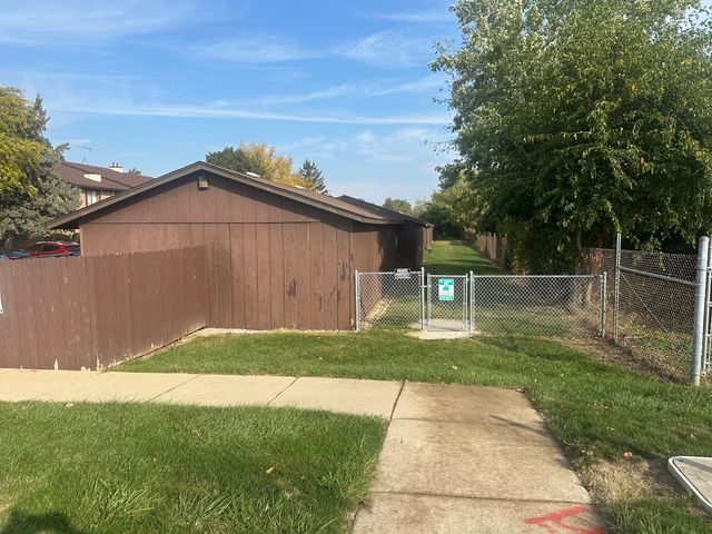 2220 Wharf Drive 1906, Woodridge, IL 60517