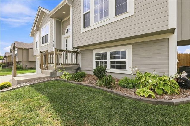 407 NE 192nd Terrace, Smithville, MO 64089