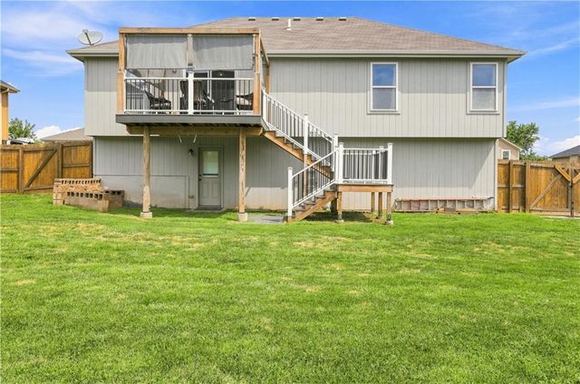 407 NE 192nd Terrace, Smithville, MO 64089
