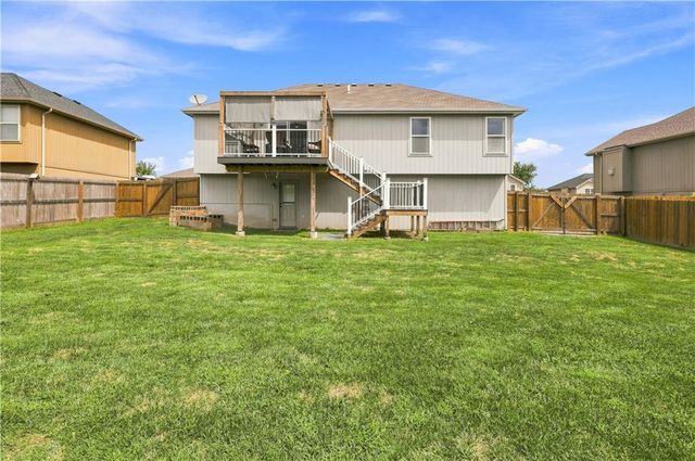 407 NE 192nd Terrace, Smithville, MO 64089