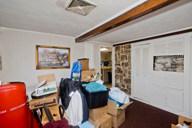 647 Plumtree Rd, Springfield, MA 01118