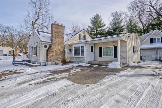 647 Plumtree Rd, Springfield, MA 01118