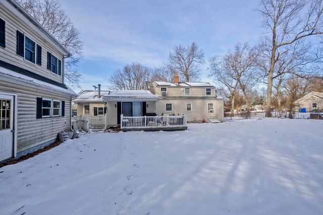 647 Plumtree Rd, Springfield, MA 01118