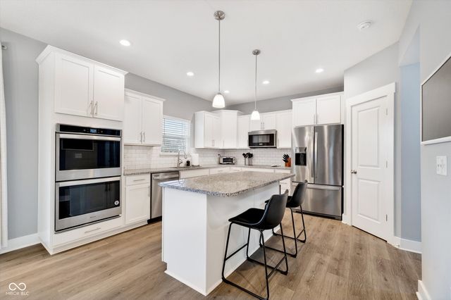 1900 Doncaster Drive, Avon, IN 46123