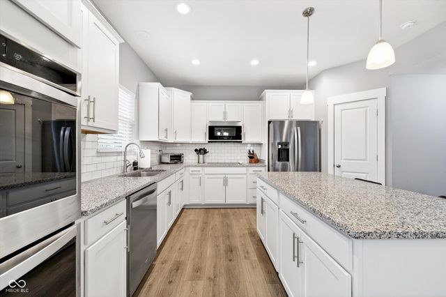 1900 Doncaster Drive, Avon, IN 46123