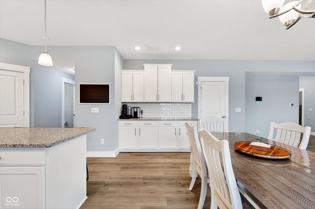 1900 Doncaster Drive, Avon, IN 46123