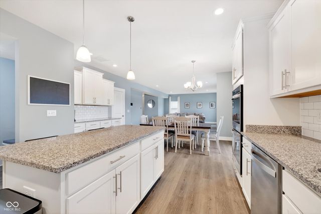 1900 Doncaster Drive, Avon, IN 46123