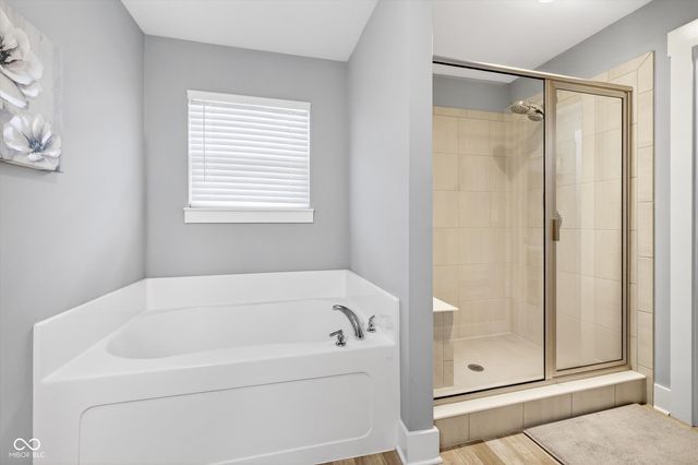 1900 Doncaster Drive, Avon, IN 46123