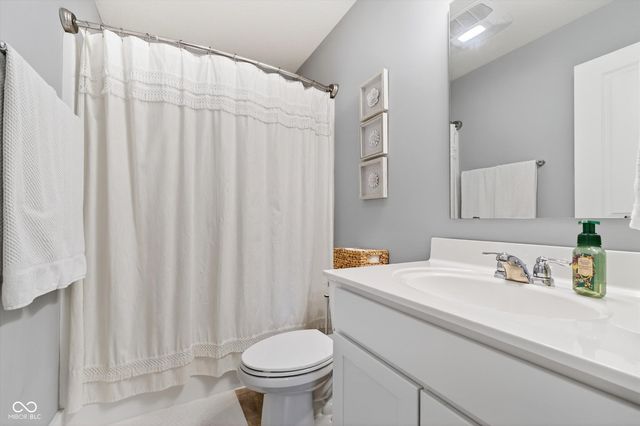 1900 Doncaster Drive, Avon, IN 46123