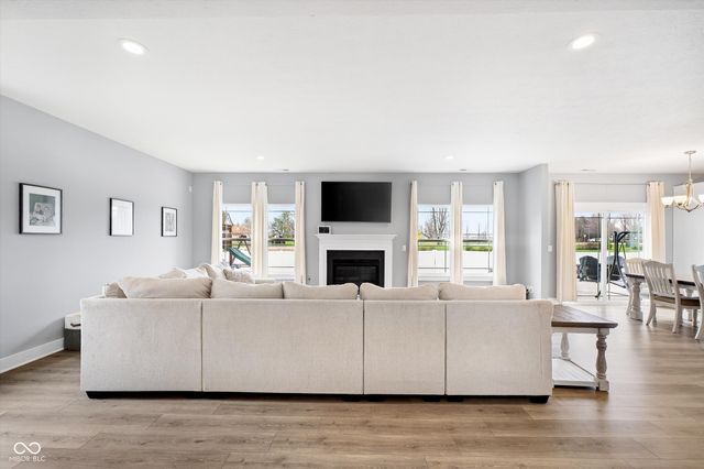 1900 Doncaster Drive, Avon, IN 46123