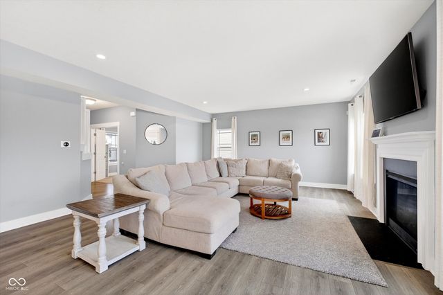 1900 Doncaster Drive, Avon, IN 46123