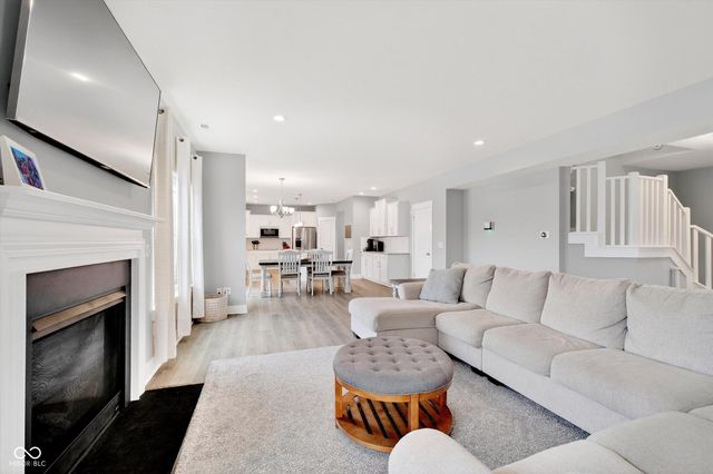 1900 Doncaster Drive, Avon, IN 46123
