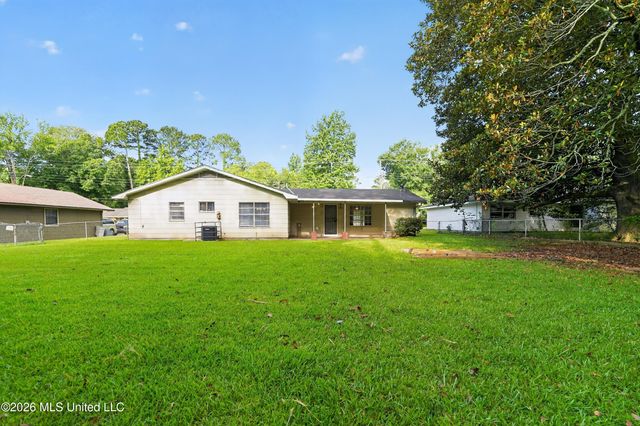 3024 Longwood Drive, Jackson, MS 39212