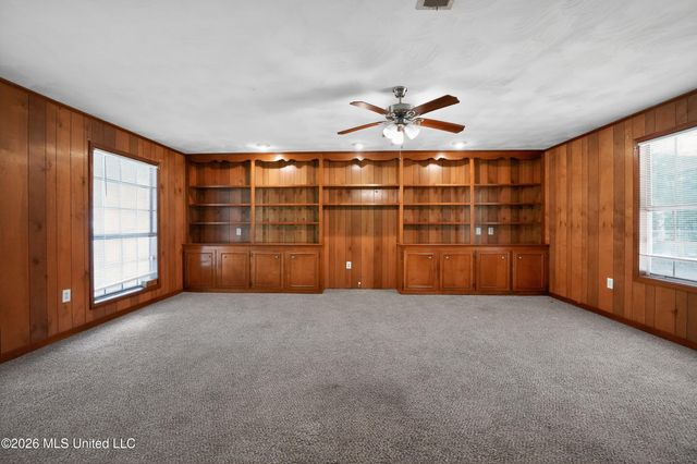 3024 Longwood Drive, Jackson, MS 39212