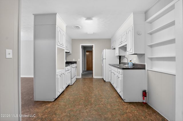 3024 Longwood Drive, Jackson, MS 39212