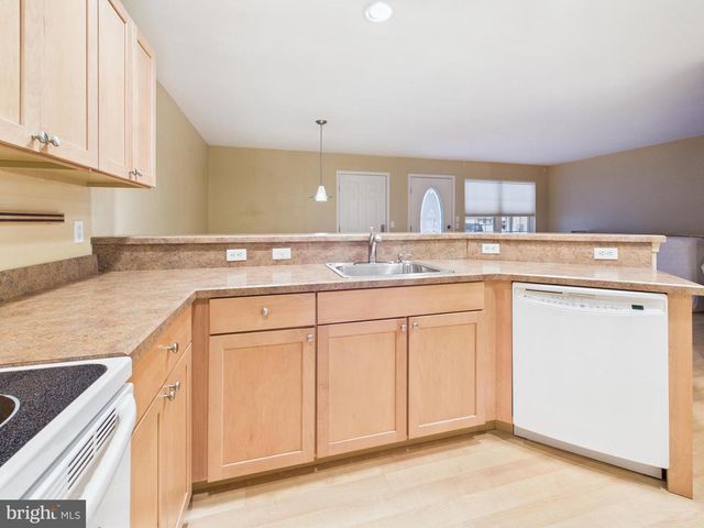 1919 DEERFIELD DR, Dover, PA 17315