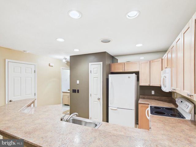 1919 DEERFIELD DR, Dover, PA 17315