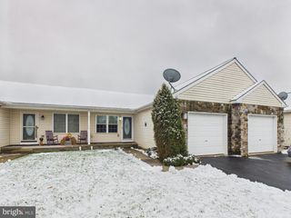 1919 DEERFIELD DR, Dover, PA 17315
