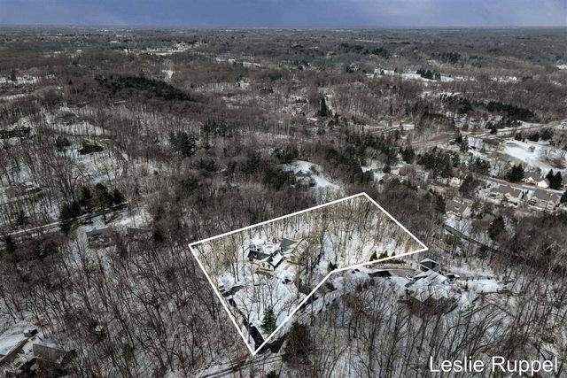 353 Riders Trail, Ada, MI 49301