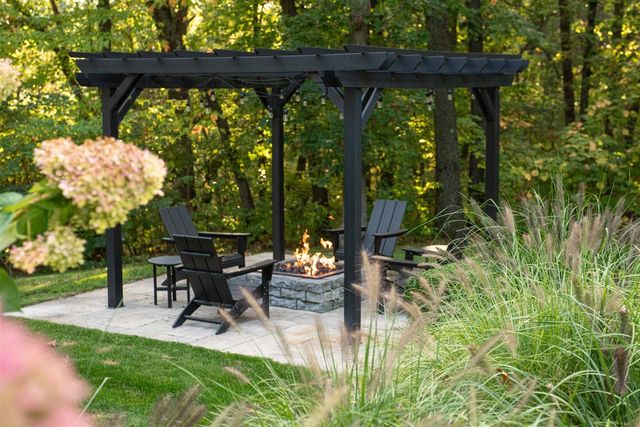 353 Riders Trail, Ada, MI 49301