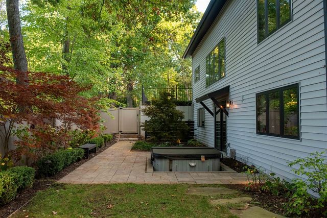 353 Riders Trail, Ada, MI 49301