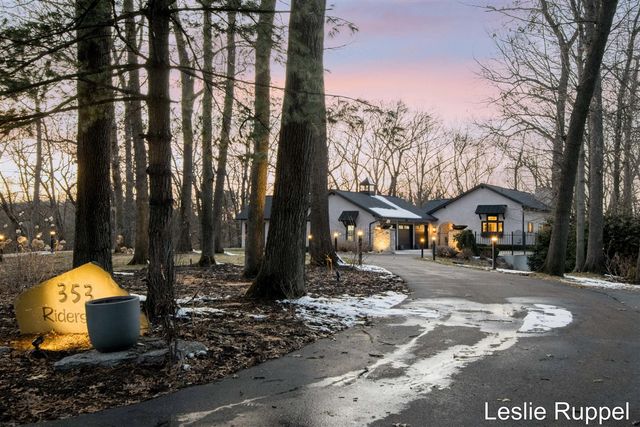 353 Riders Trail, Ada, MI 49301