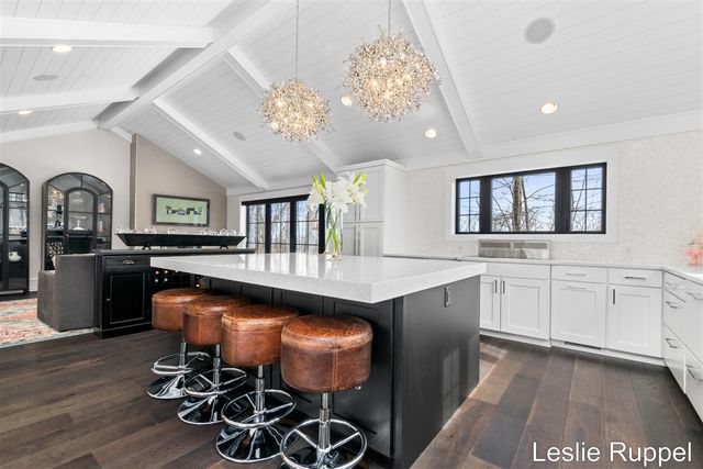 353 Riders Trail, Ada, MI 49301