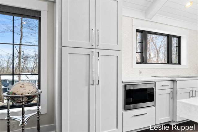 353 Riders Trail, Ada, MI 49301