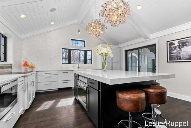 353 Riders Trail, Ada, MI 49301