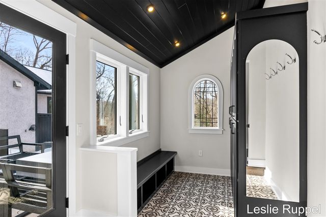 353 Riders Trail, Ada, MI 49301