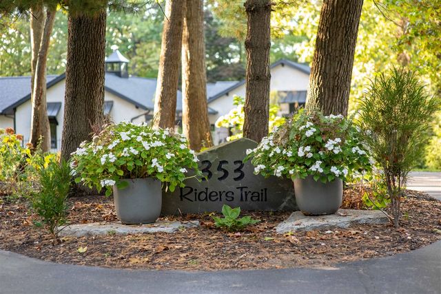 353 Riders Trail, Ada, MI 49301
