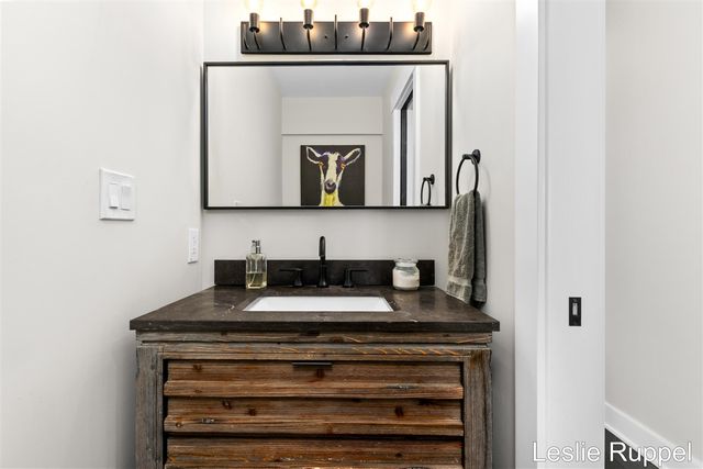 353 Riders Trail, Ada, MI 49301